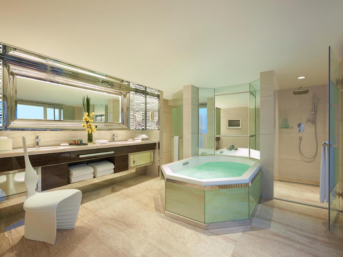 Hotel Regal Kowloon 4*